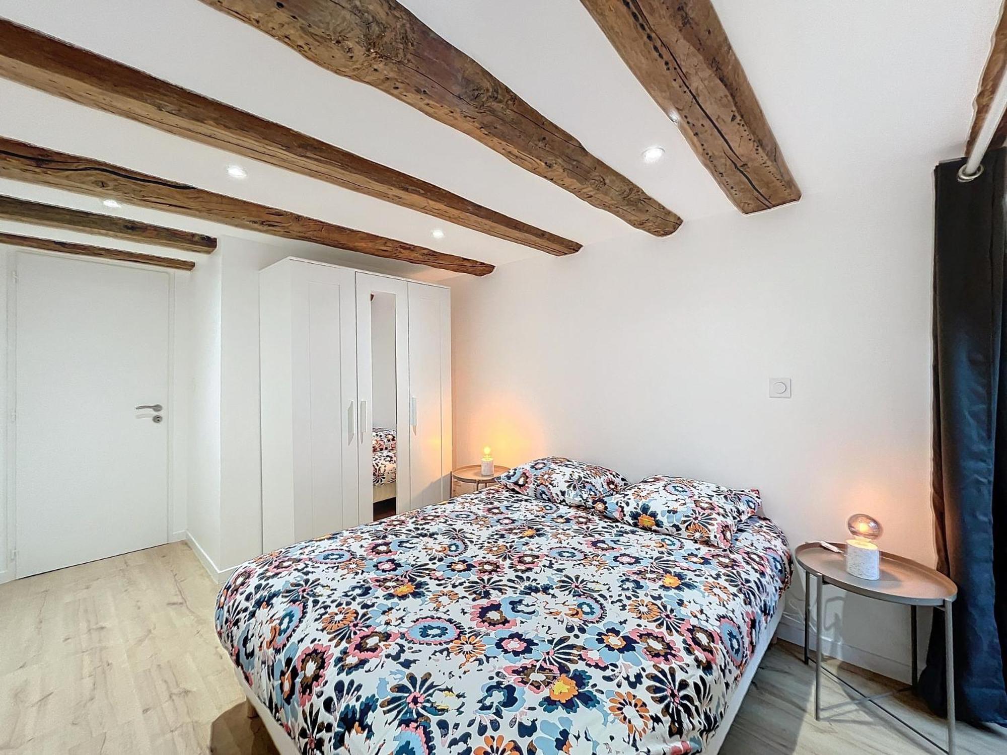 T3 Halles Sainte-claires Centre Apartment