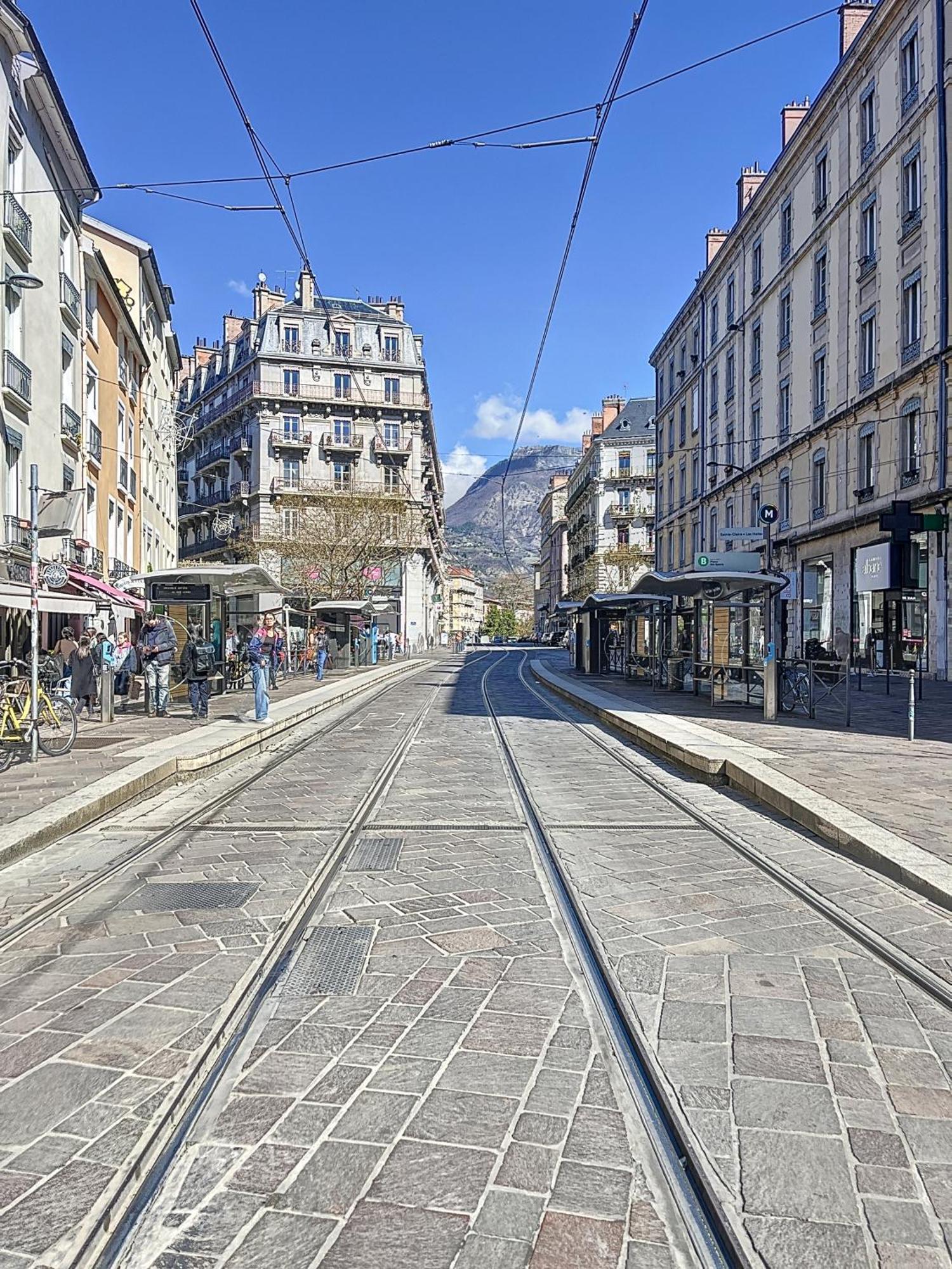 Apartment T3 Halles Sainte-claires Centre Grenoble