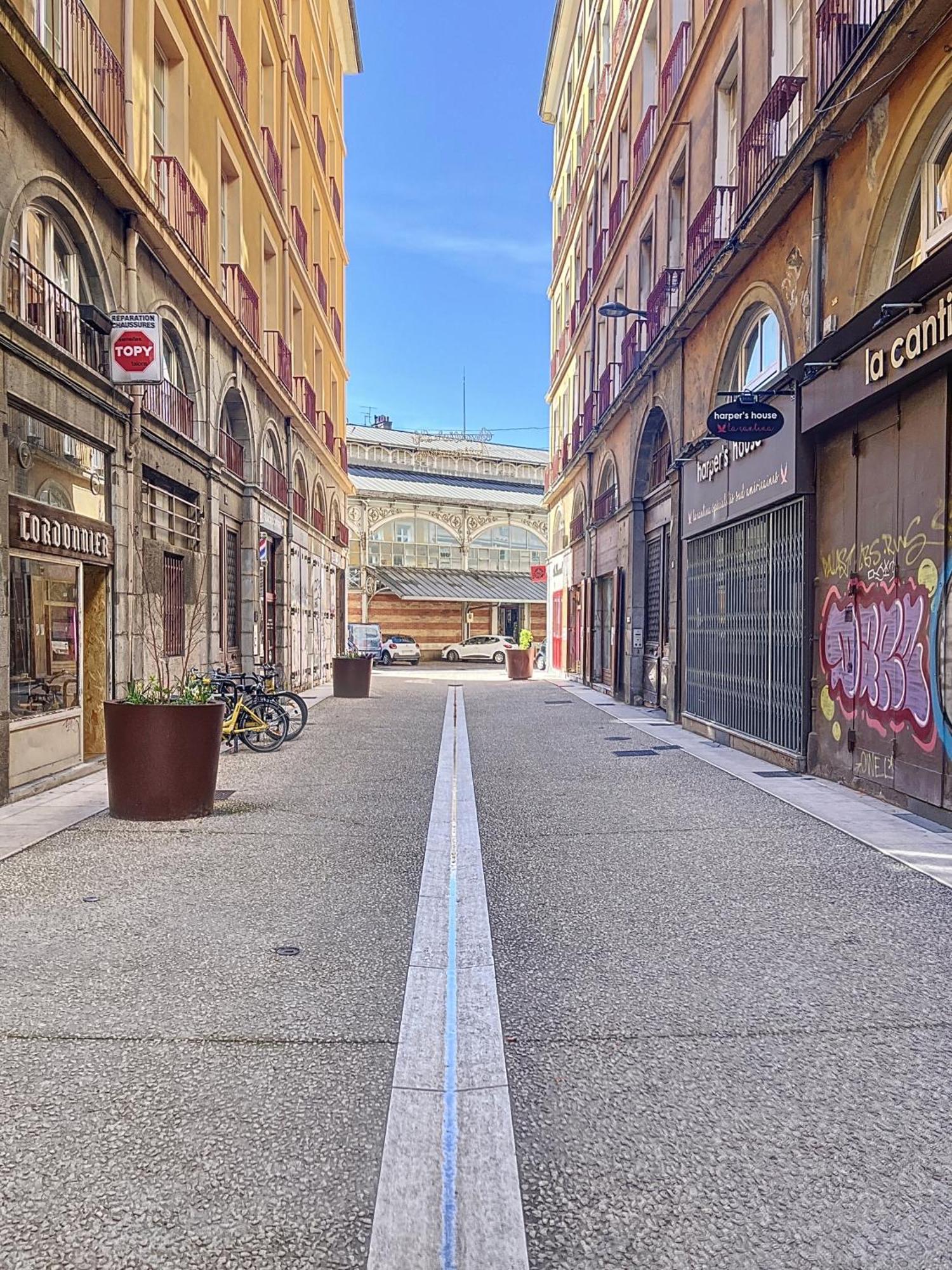 Apartment T3 Halles Sainte-claires Centre